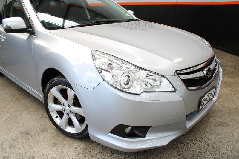 2011 Subaru Legacy 2.5P, PADDLE SHIFTERS, WAGON, photo 3