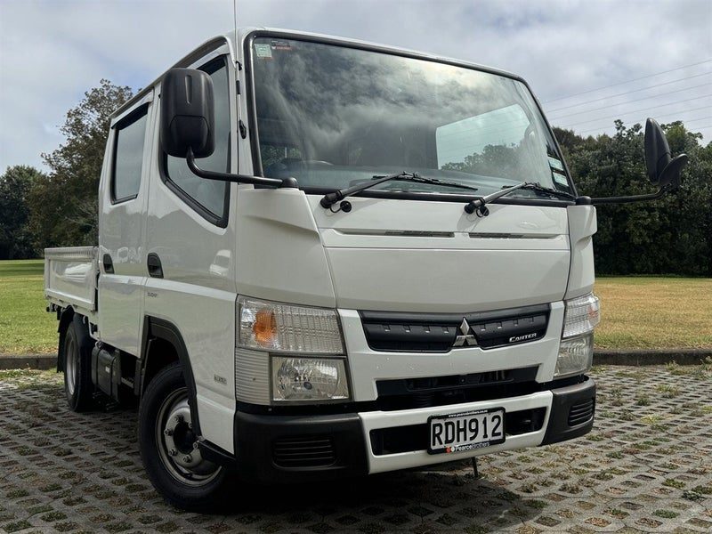 2015 Mitsubishi FUSO CANTER DOUBLE CAB FLAT DECK, photo 2