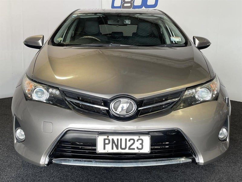 2013 Toyota Auris, photo 2