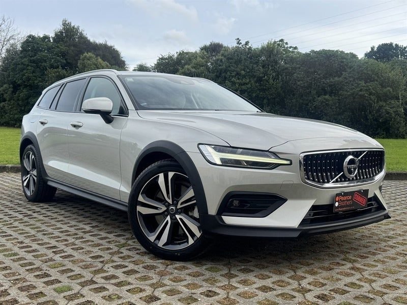 2022 Volvo V60 B5 AWD CROSS COUNTRY