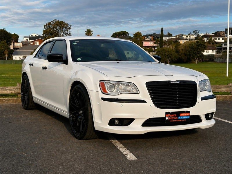 2014 Chrysler 300 LIMITED ON NEW 22 S, photo 2