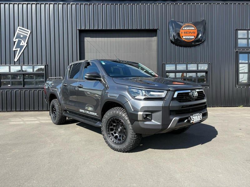 2021 Toyota Hilux SR5 CRUISER, HARDLID, NZ NEW