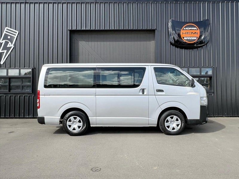 2019 Toyota Hiace 2.0L PETROL, AUTO, 6 SEAT, photo 3