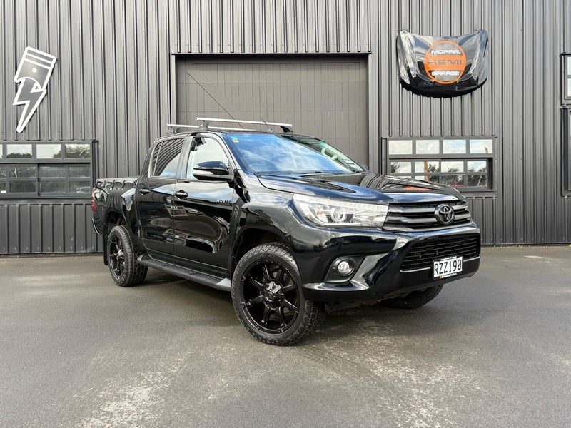 2017 Toyota Hilux SR5 2WD 20 inch ALLOYS BLACKOUT