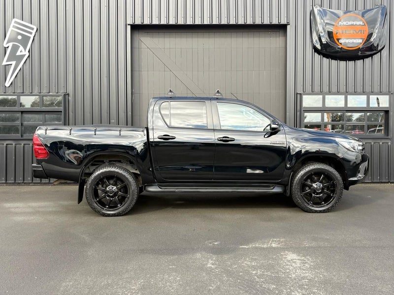 2017 Toyota Hilux SR5 2WD 20 inch ALLOYS BLACKOUT, photo 3