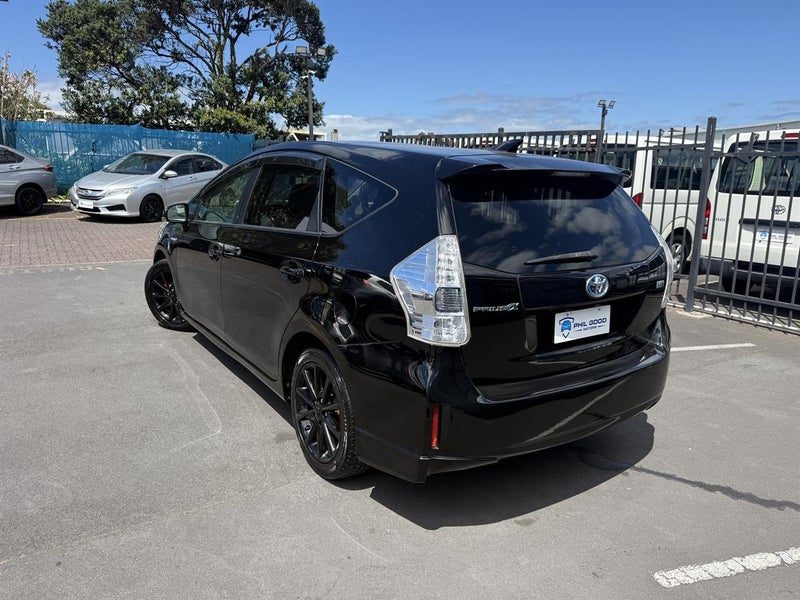 2013 Toyota Prius Alpha S Touring 7-Seater, photo 3