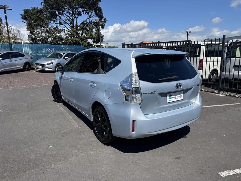 2012 Toyota Prius Alpha G 7 seater, photo 3