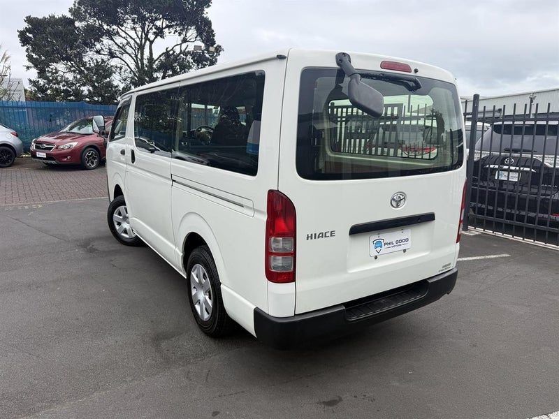 2018 Toyota Hiace DX, photo 3