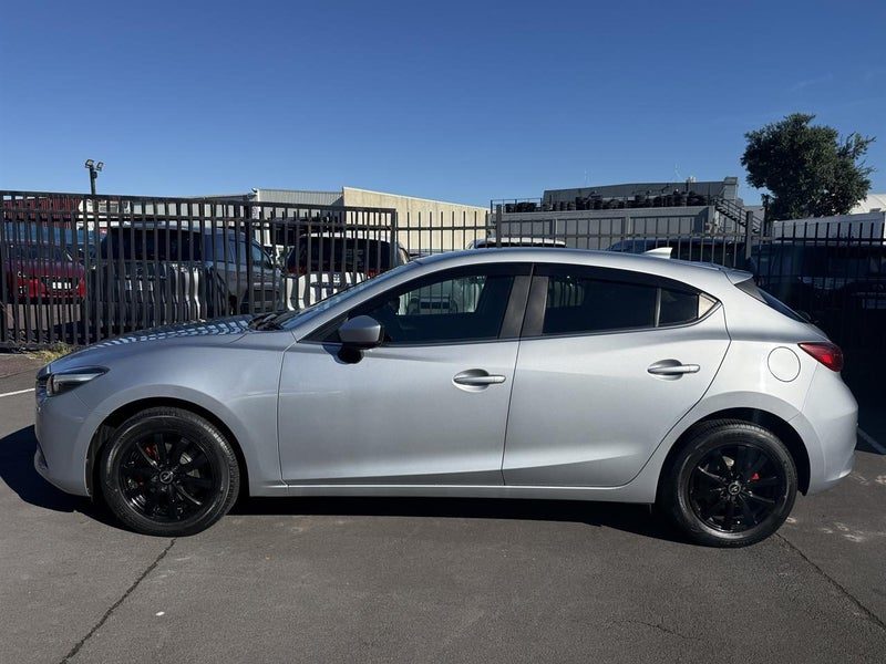 2018 Mazda Axela 15C, photo 2