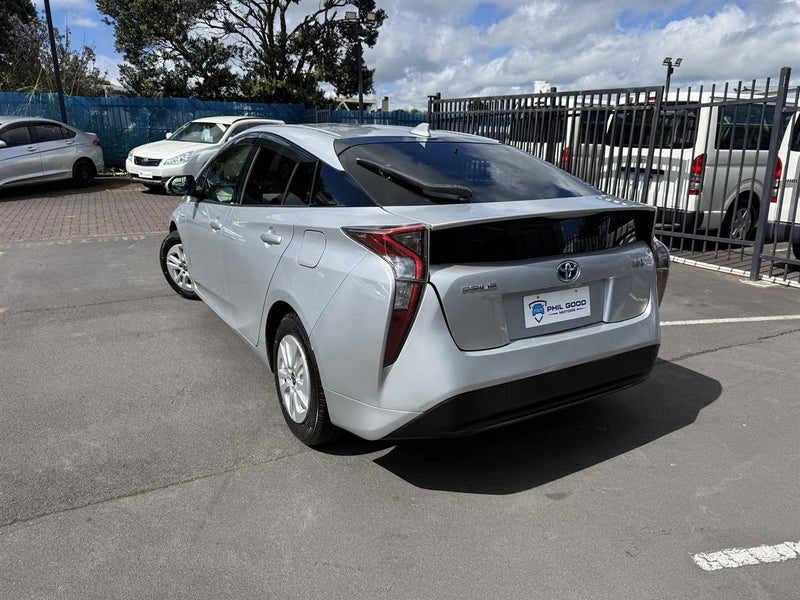 2016 Toyota Prius S, photo 3