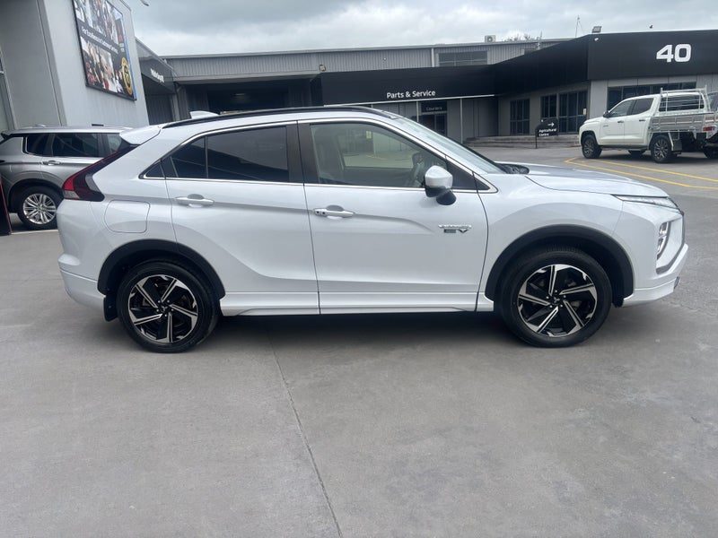 2022 Mitsubishi Eclipse Cross VRX PHEV, photo 2