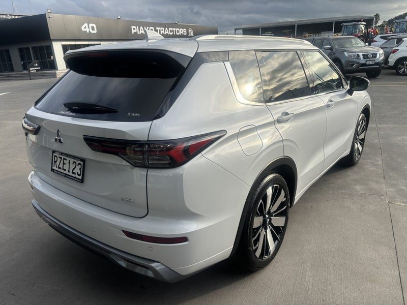 2026 Mitsubishi Outlander VRX 4WD, photo 3