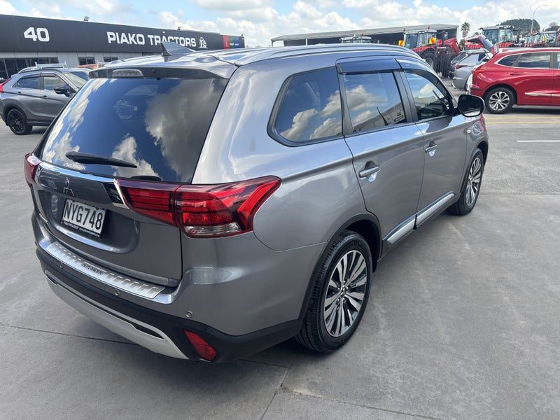 2021 Mitsubishi Outlander LS, photo 3