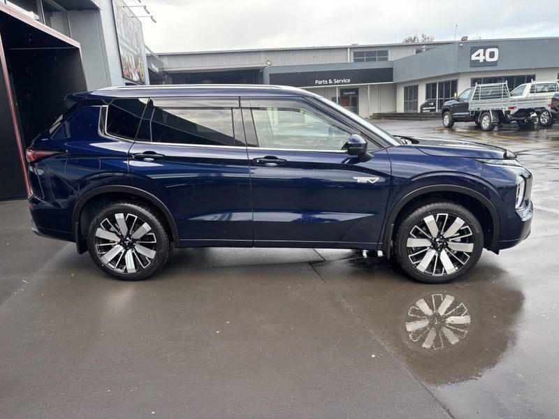 2026 Mitsubishi Outlander PHEV VRX 4WD, photo 2