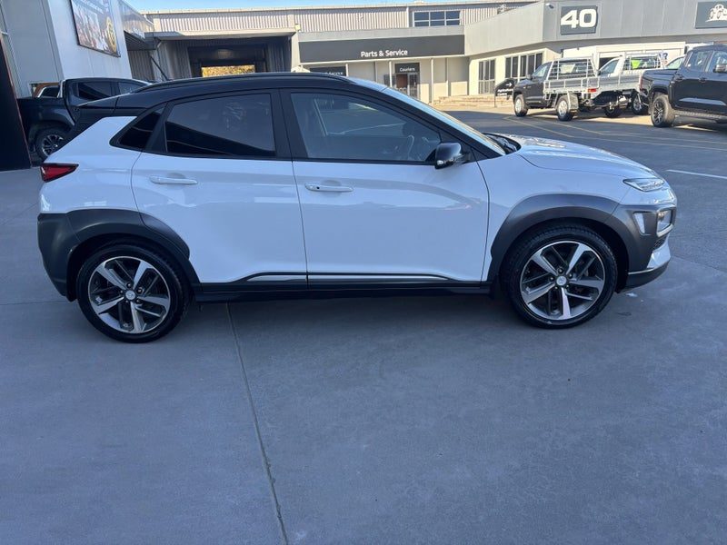 2020 Hyundai Kona AWD Elite, photo 2
