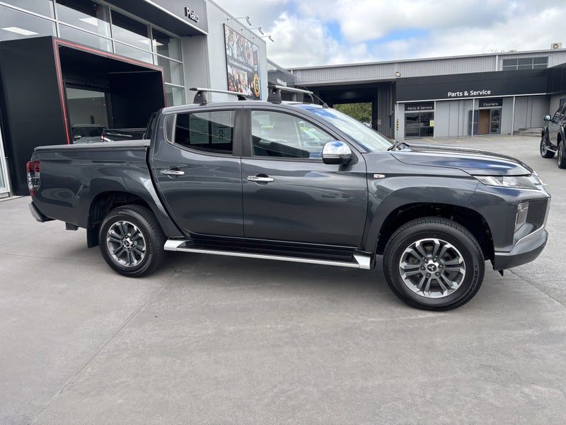 2020 Mitsubishi Triton GLXR, photo 2
