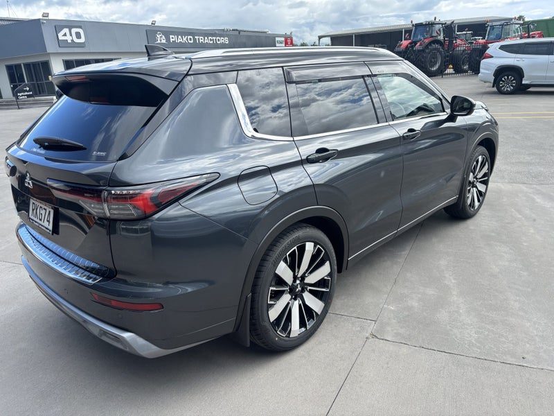2025 Mitsubishi Outlander Exceed 4WD, photo 3