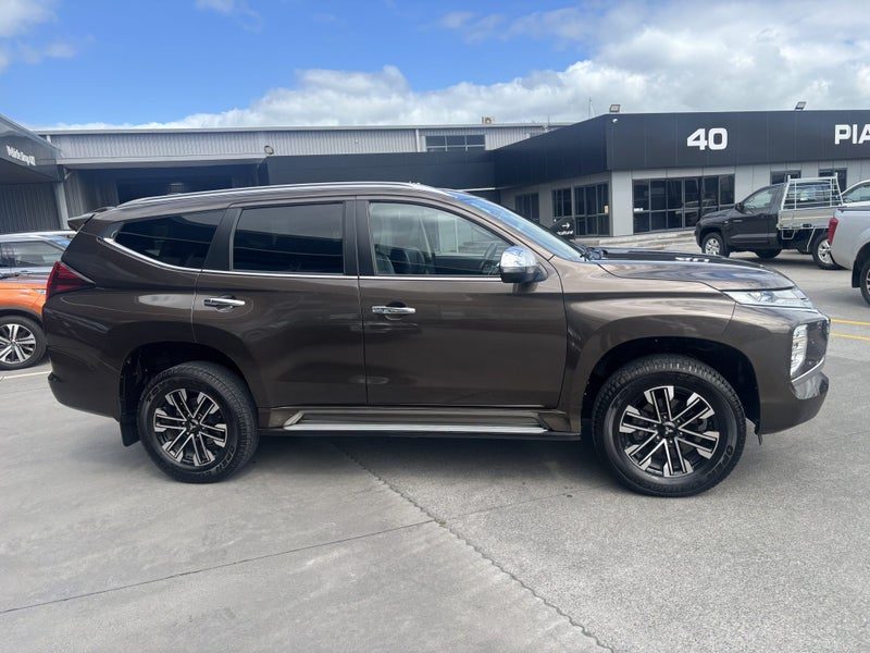 2023 Mitsubishi Pajero Sport VRX 4WD, photo 2