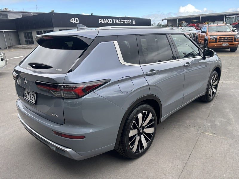 2026 Mitsubishi Outlander VRX 4WD, photo 3