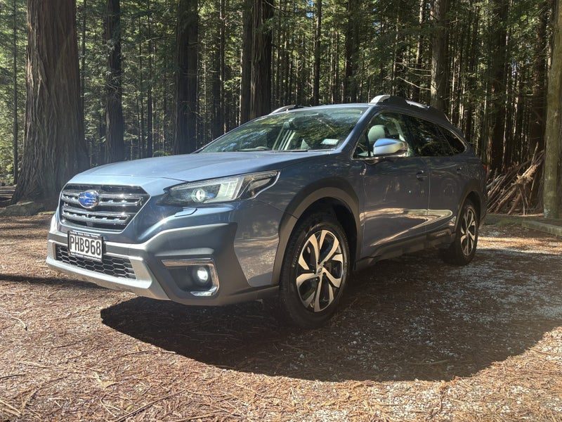 2022 Subaru Outback Touring 4WD, photo 3
