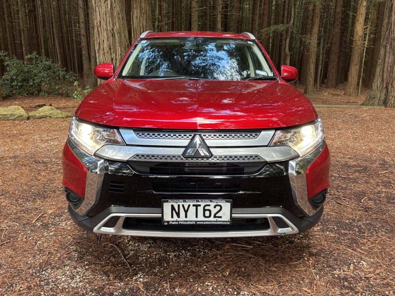 2021 Mitsubishi Outlander LS, photo 2