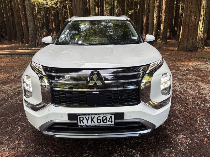 2026 Mitsubishi Outlander VRX 4WD, photo 2