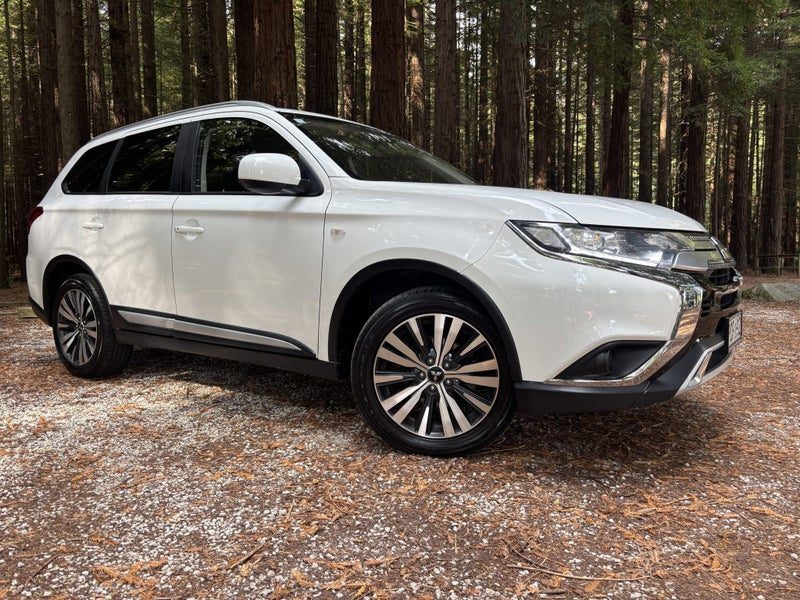2022 Mitsubishi Outlander LS