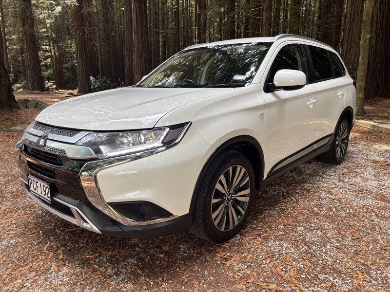 2022 Mitsubishi Outlander LS, photo 3