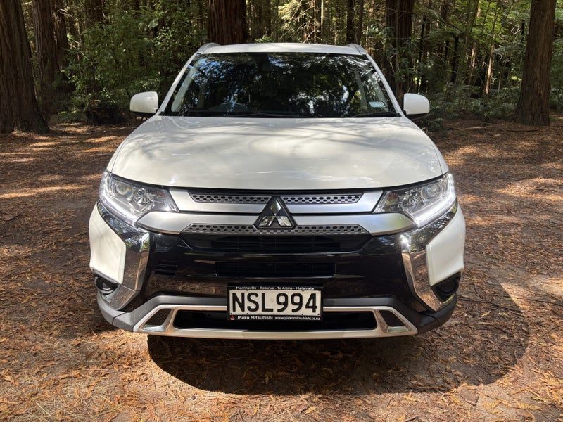 2021 Mitsubishi Outlander Mistubishi Outlander LS, photo 2