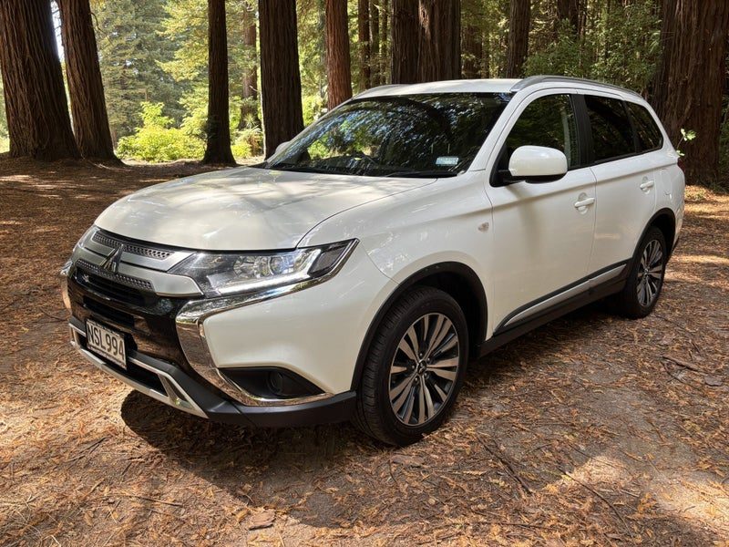 2021 Mitsubishi Outlander Mistubishi Outlander LS, photo 3