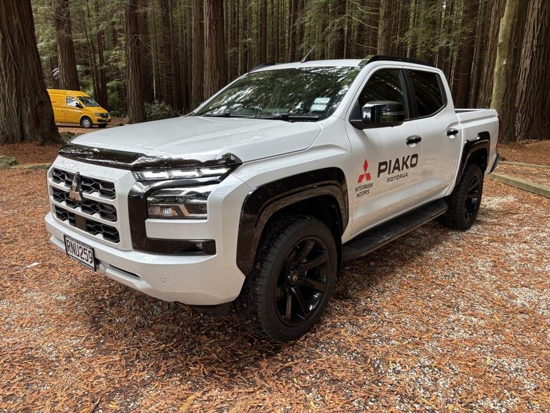 2026 Mitsubishi Triton VRX 4WD, photo 3