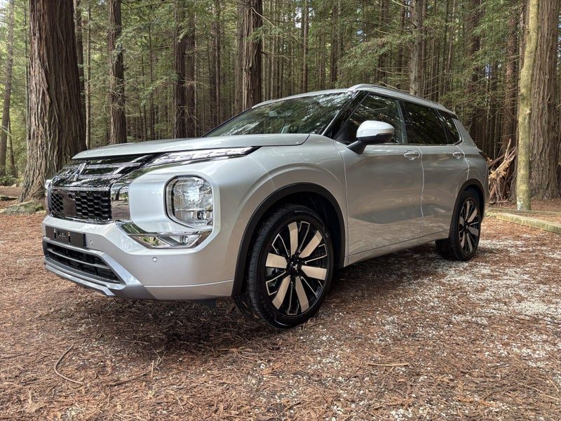 2026 Mitsubishi Outlander VRX 2WD, photo 3