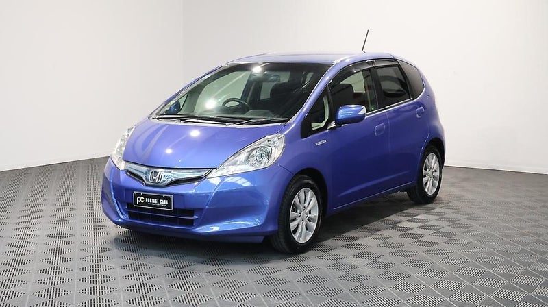 2012 Honda Fit Hybrid XH Selection, photo 3
