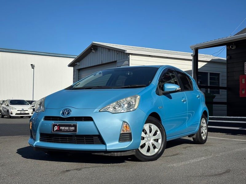 2013 Toyota Aqua S Model, photo 2