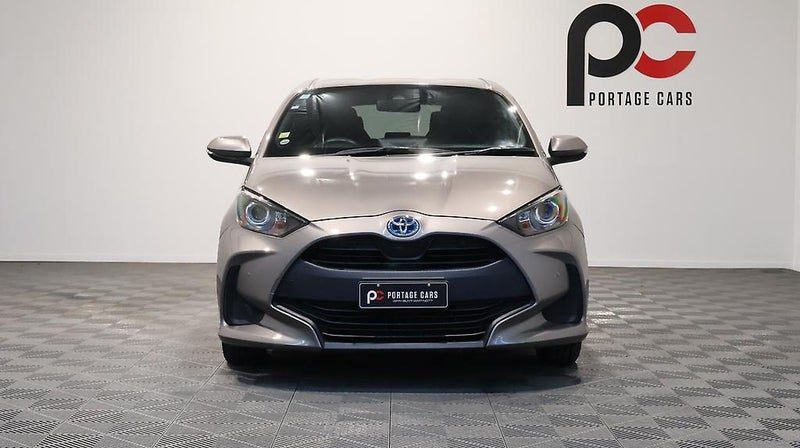 2021 Toyota Yaris Hybrid X, photo 2