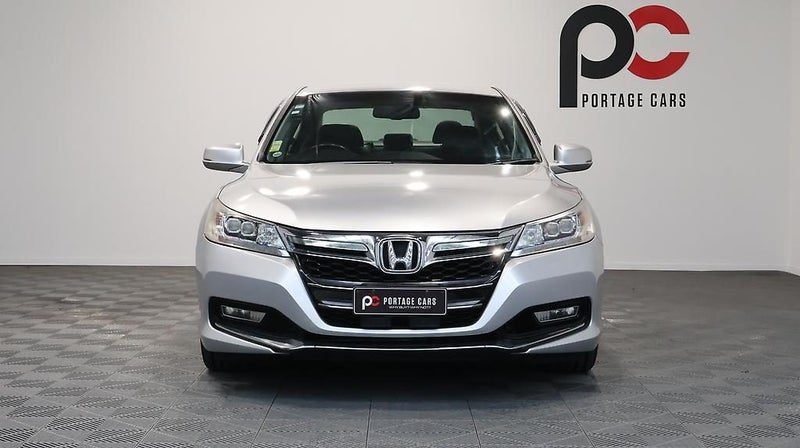 2013 Honda Accord Hybrid LX, photo 2