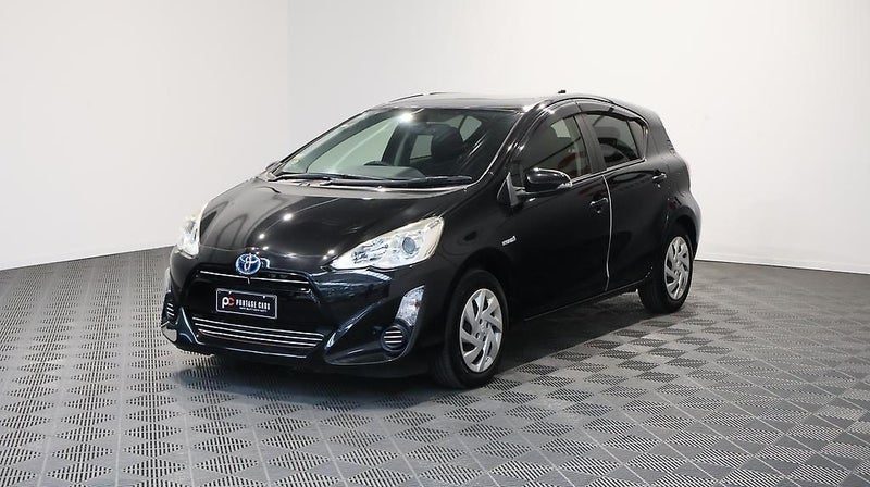 2015 Toyota Aqua S MODEL + PUSH START + REV CAMERA, photo 3