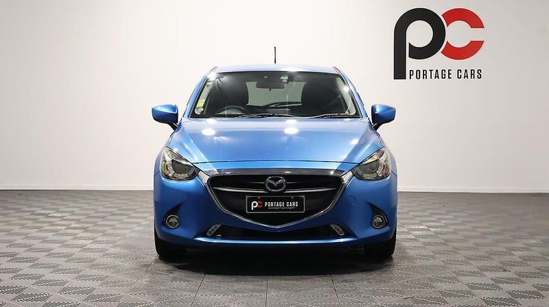 2014 Mazda Demio 13S Smart Key with Low KMs, photo 2