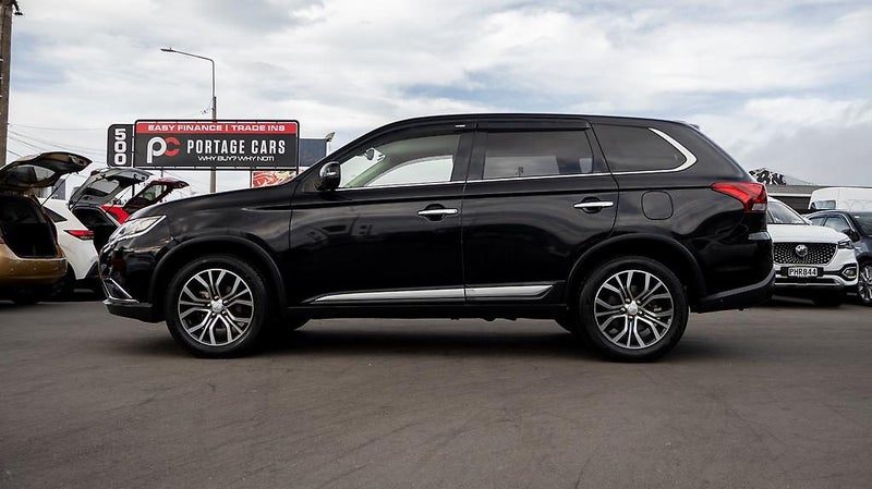 2015 Mitsubishi Outlander 4WD Push start, 7 Seater, photo 3