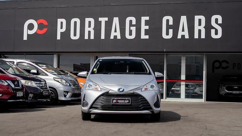 2017 Toyota Vitz Hybrid Traction control, photo 2