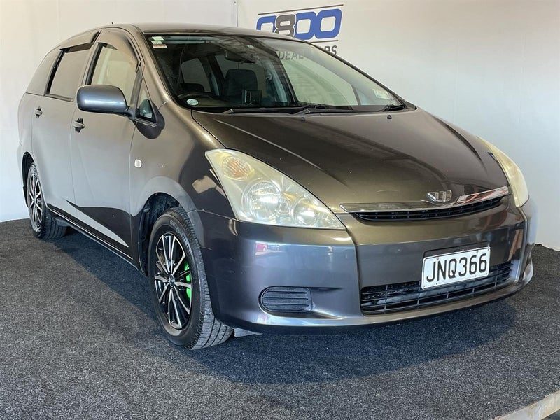 2004 Toyota Wish, main photo