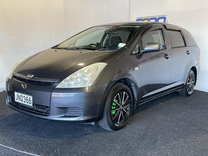 2004 Toyota Wish, photo 3