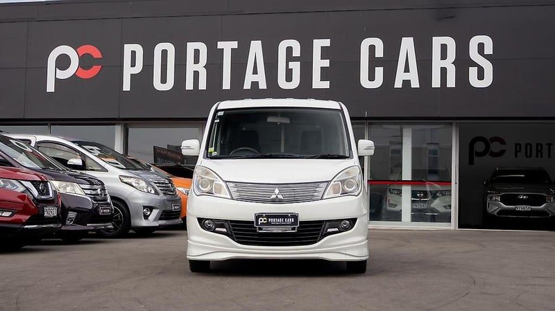 2012 Mitsubishi Delica D:2 SAS & G White Limited, photo 2