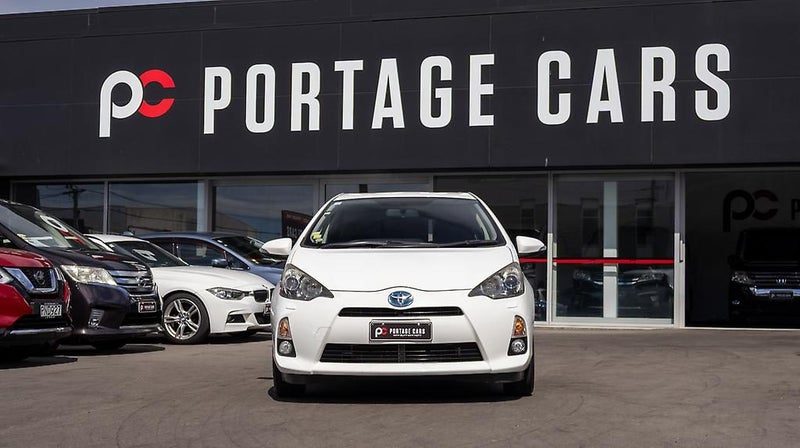 2012 Toyota Aqua G spec, Push start, Heated seats, photo 2