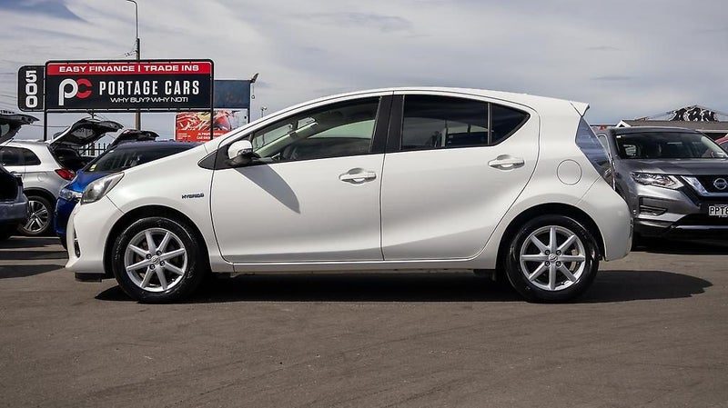 2012 Toyota Aqua G spec, Push start, Heated seats, photo 3