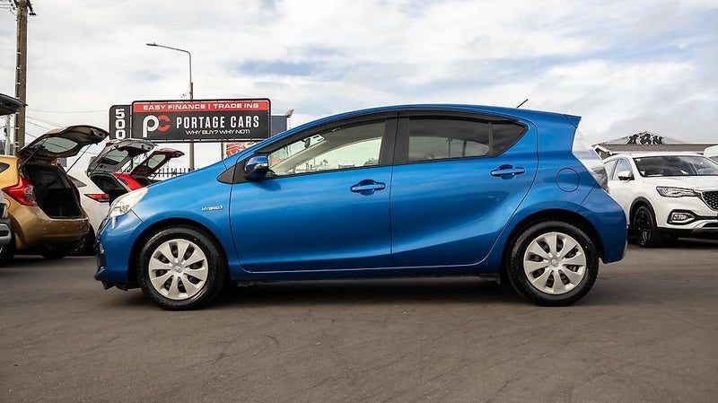 2013 Toyota Aqua S spec Heated seats, Push start, photo 3