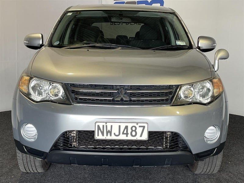 2010 Mitsubishi Outlander, photo 2