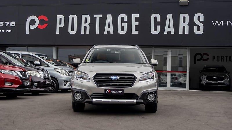 2015 Subaru Outback Limited, photo 2