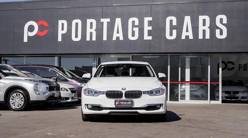 2014 BMW 320i 320i Leather pkg Low Kms, photo 2