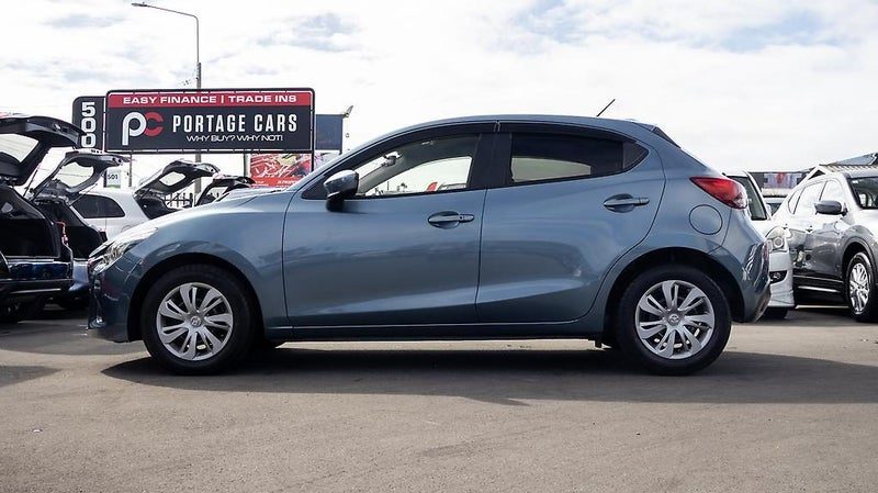 2015 Mazda Demio 13S push start,i stop, photo 3